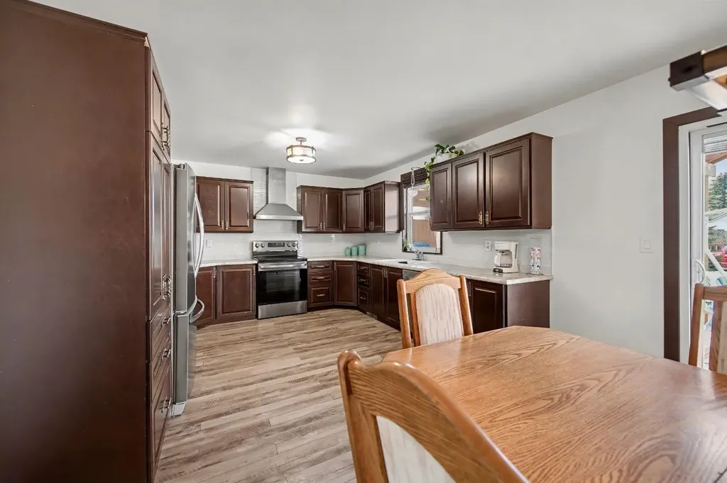 677 Wallace Drive Carstairs AB T0M0N0