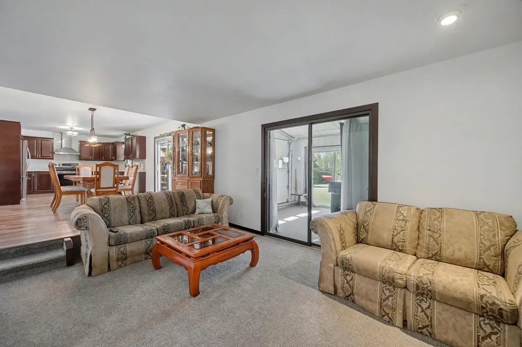 677 Wallace Drive Carstairs AB T0M0N0