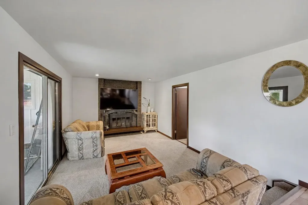 677 Wallace Drive Carstairs AB T0M0N0