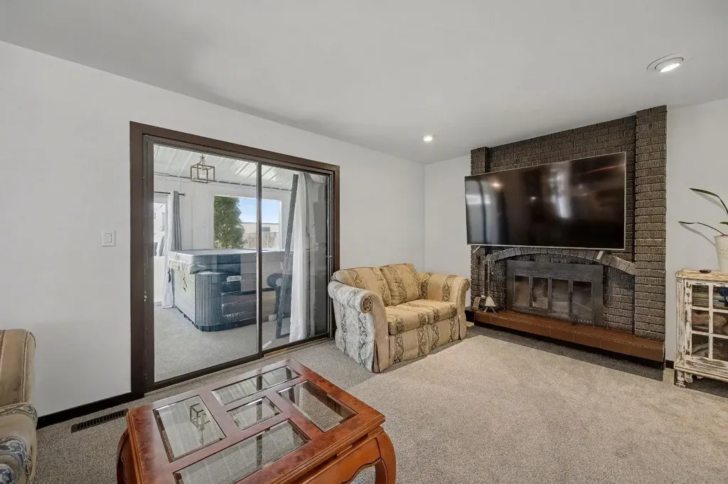 677 Wallace Drive Carstairs AB T0M0N0