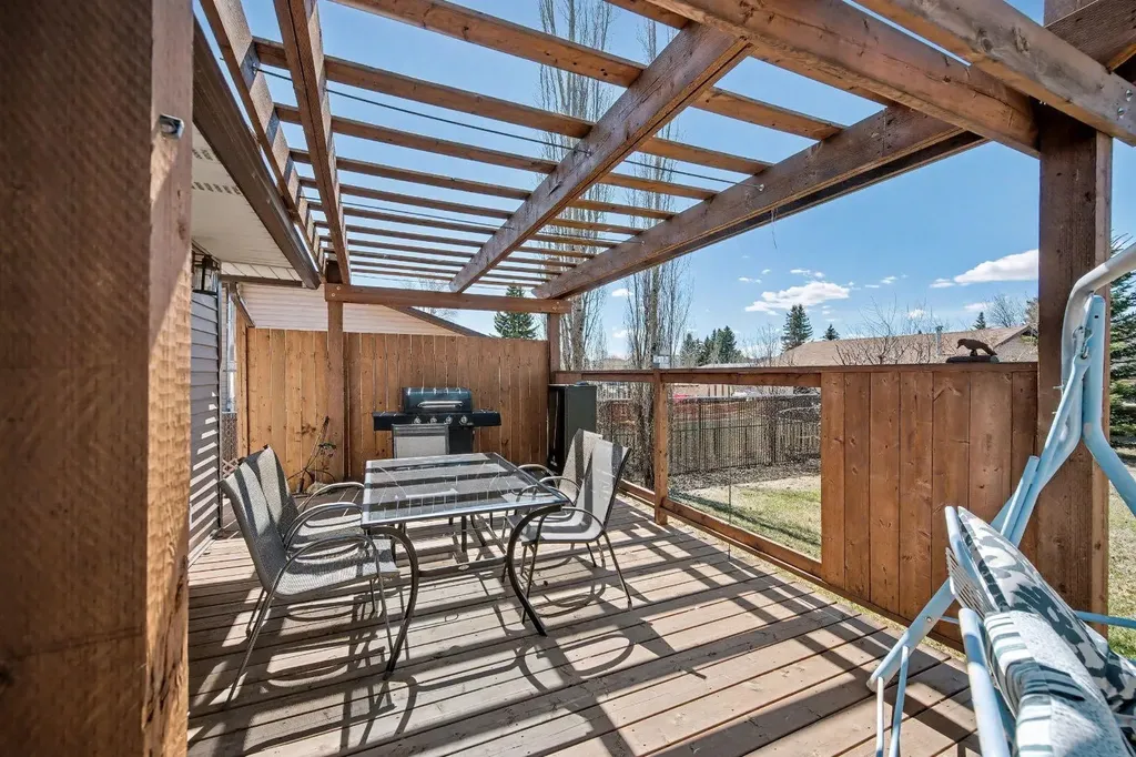 677 Wallace Drive Carstairs AB T0M0N0
