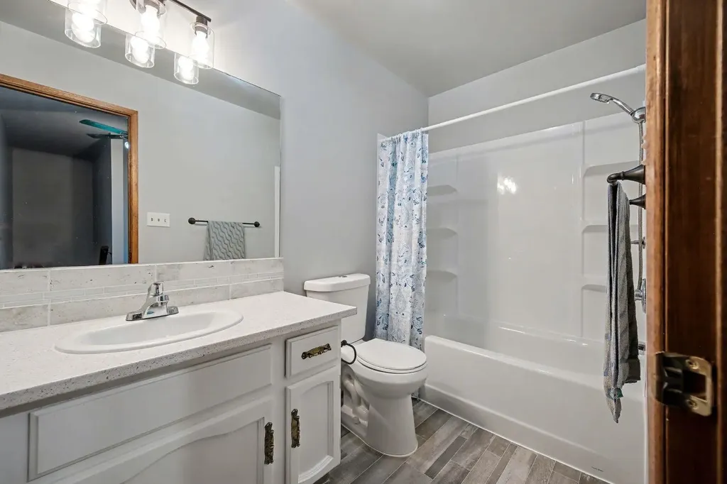 677 Wallace Drive Carstairs AB T0M0N0