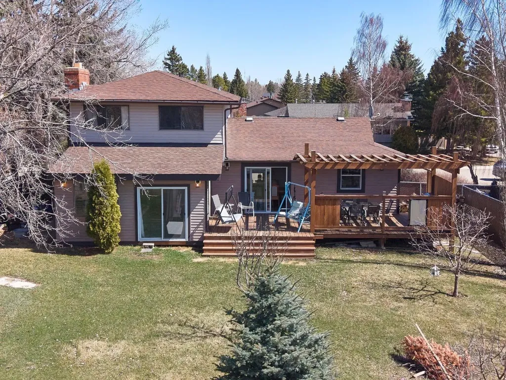 677 Wallace Drive Carstairs AB T0M0N0