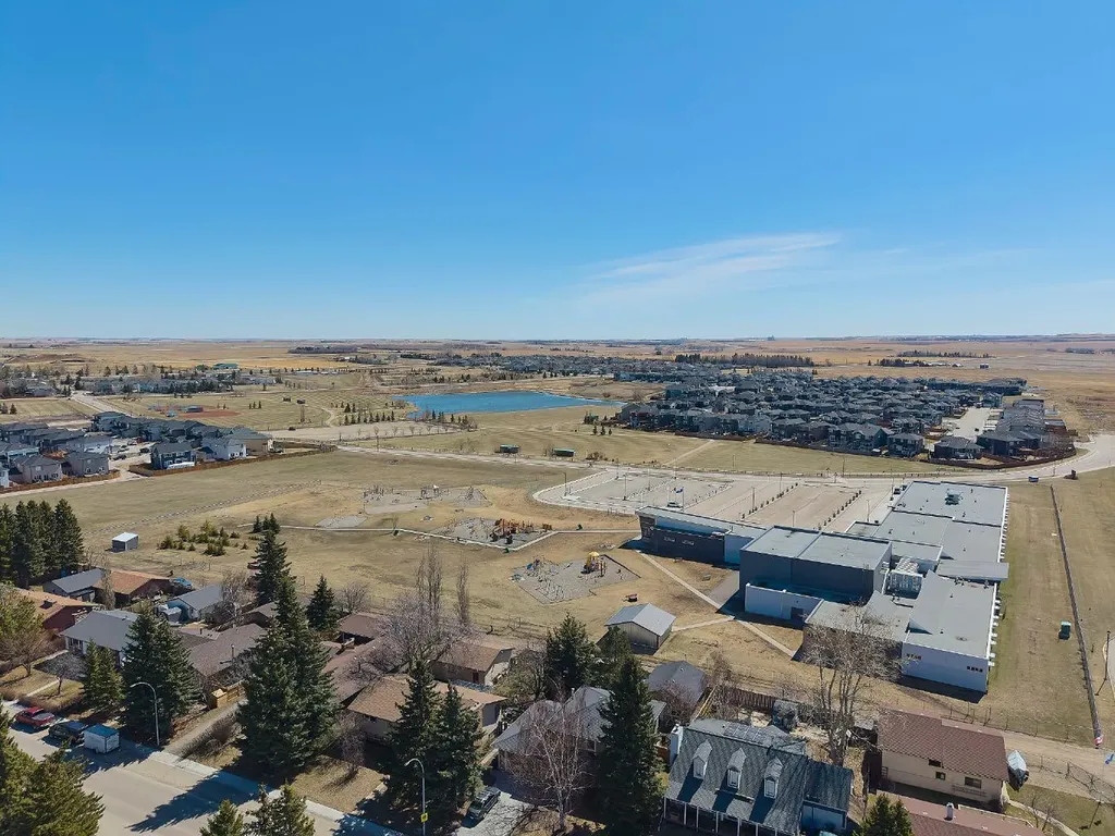 677 Wallace Drive Carstairs AB T0M0N0