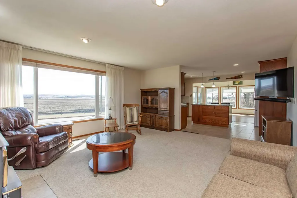 13 43 Avenue Close Lacombe AB T4L 1V8