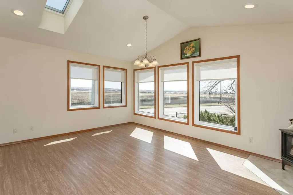 13 43 Avenue Close Lacombe AB T4L 1V8