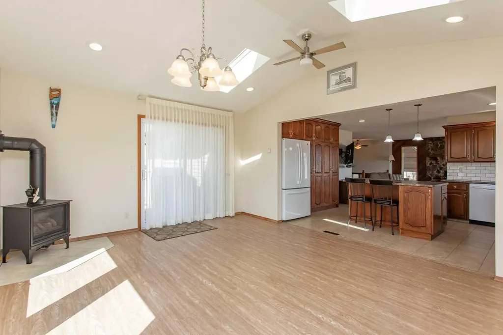 13 43 Avenue Close Lacombe AB T4L 1V8