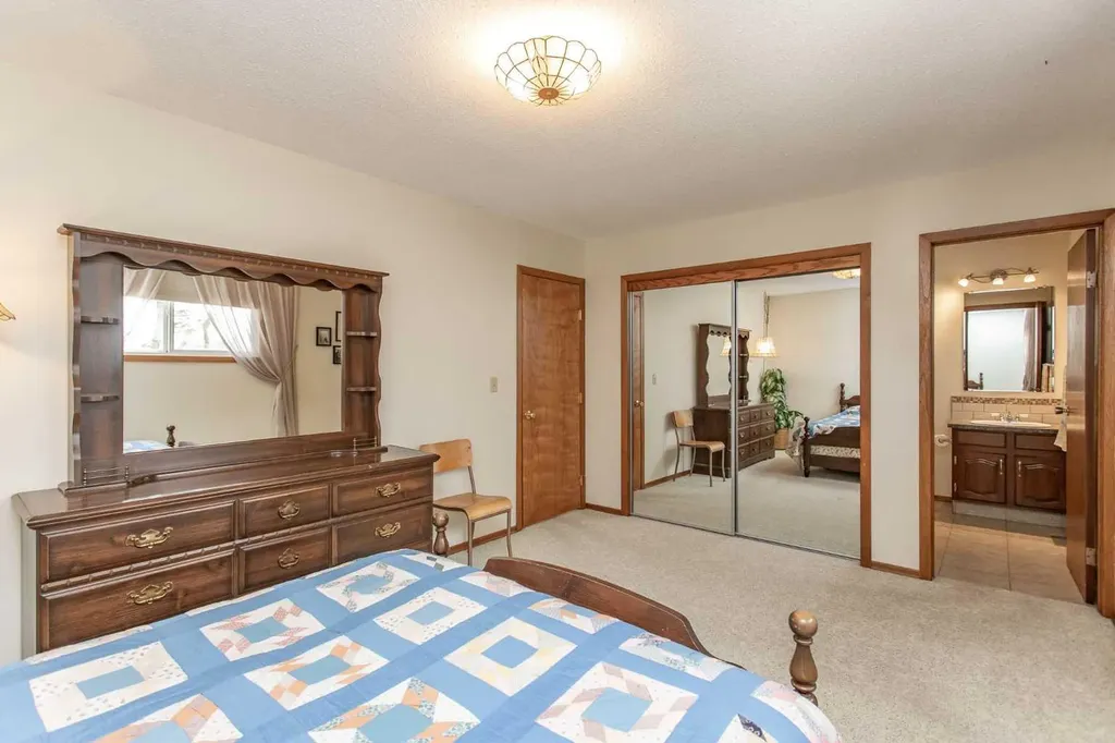 13 43 Avenue Close Lacombe AB T4L 1V8