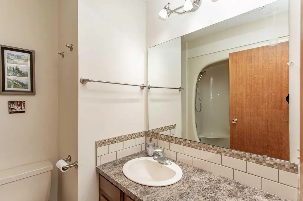 13 43 Avenue Close Lacombe AB T4L 1V8