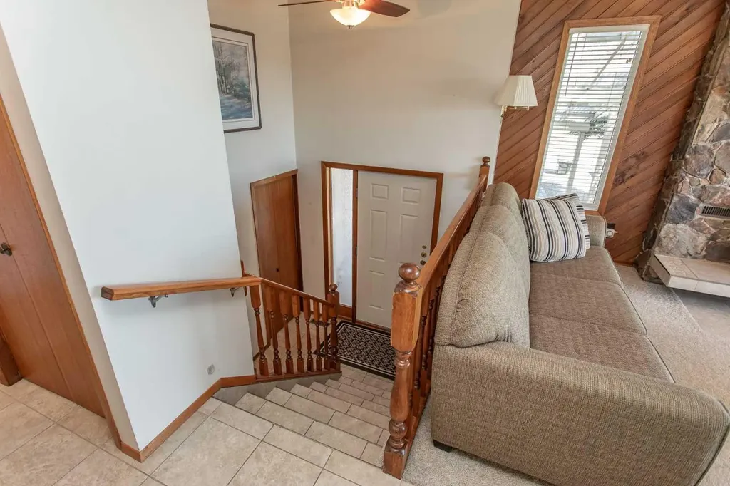 13 43 Avenue Close Lacombe AB T4L 1V8