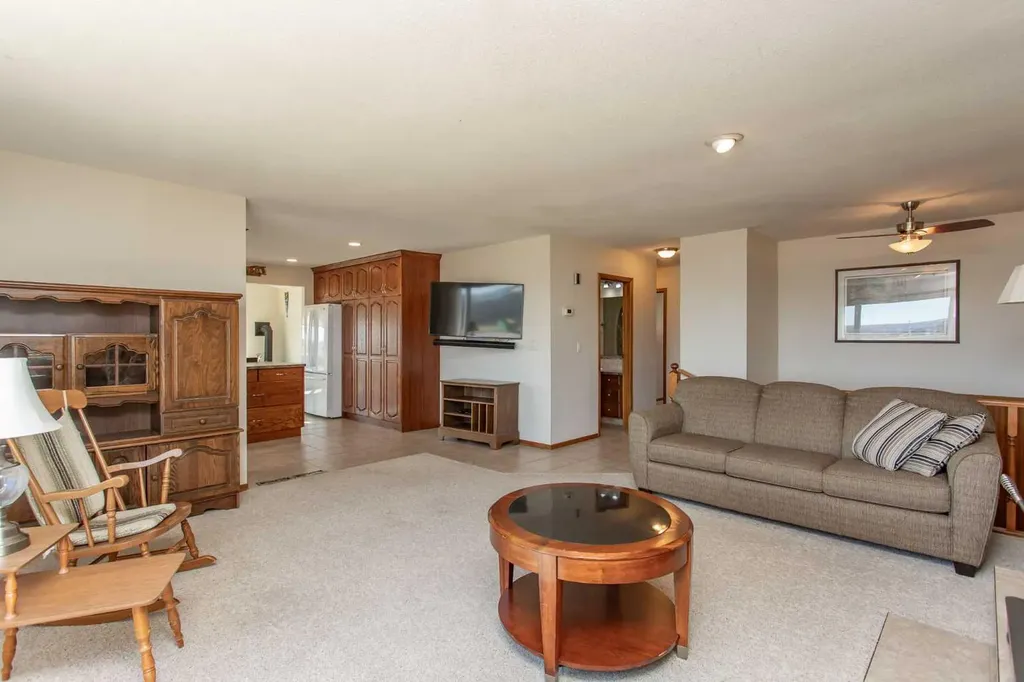 13 43 Avenue Close Lacombe AB T4L 1V8