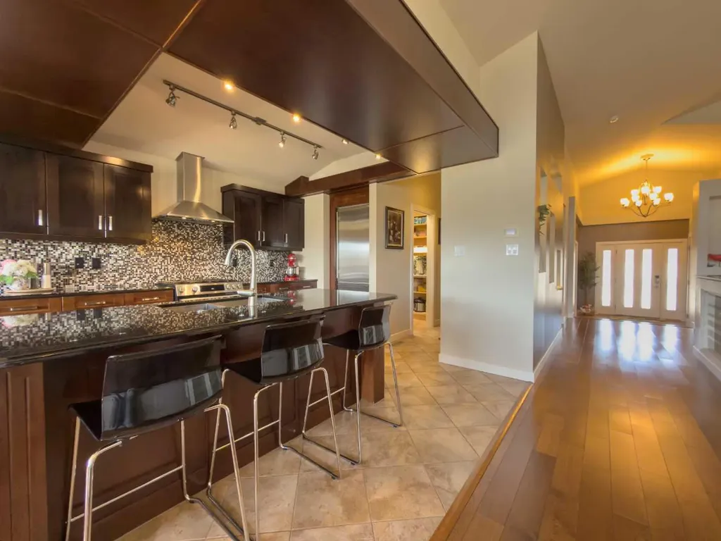 534 Canyon Cove W Lethbridge AB T1K 2N4