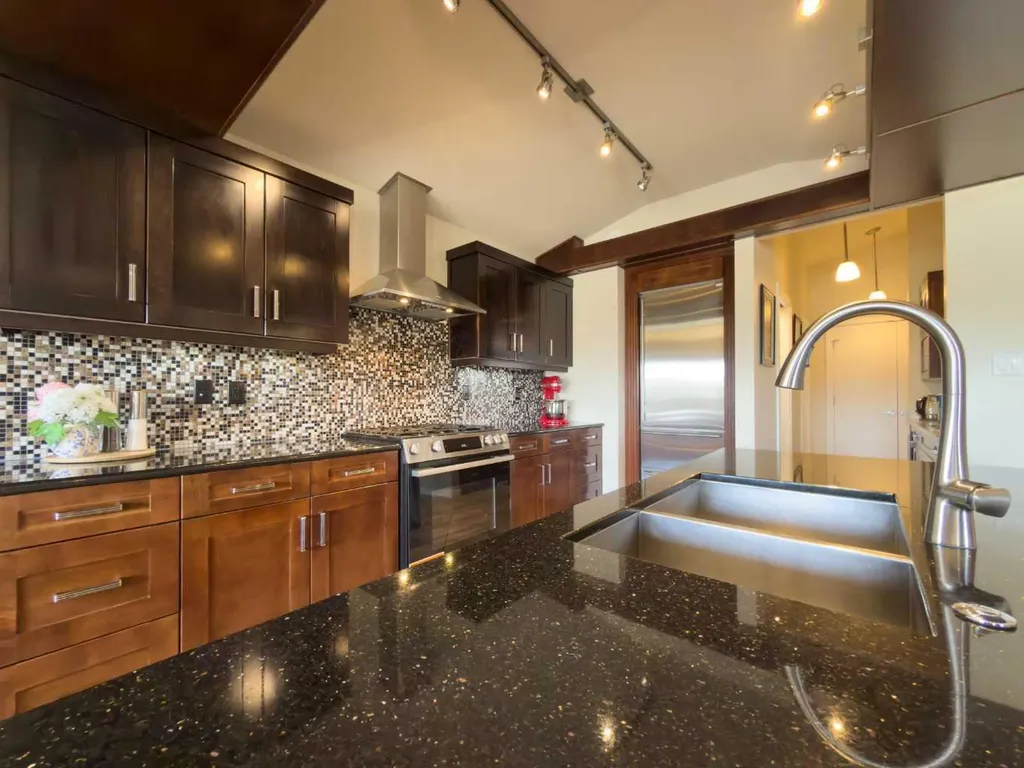 534 Canyon Cove W Lethbridge AB T1K 2N4