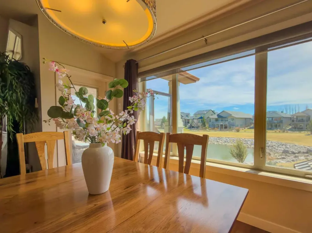 534 Canyon Cove W Lethbridge AB T1K 2N4