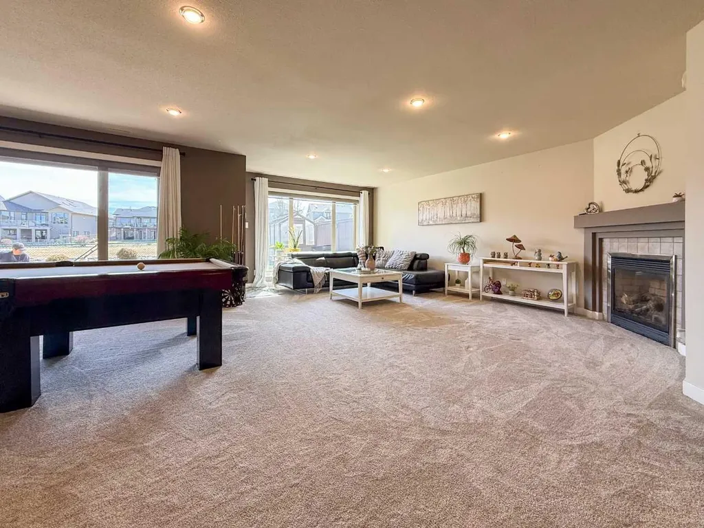 534 Canyon Cove W Lethbridge AB T1K 2N4