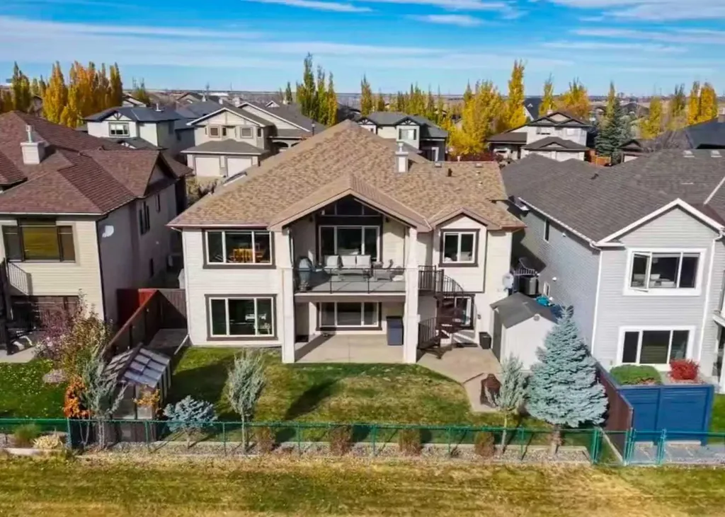 534 Canyon Cove W Lethbridge AB T1K 2N4