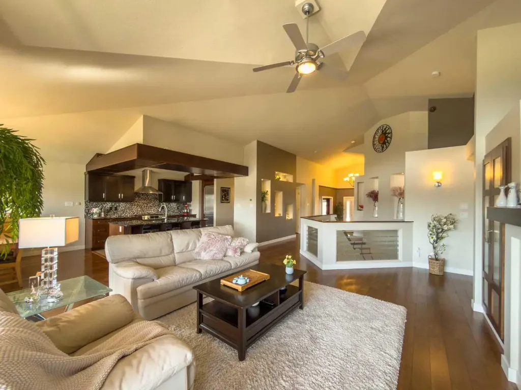 534 Canyon Cove W Lethbridge AB T1K 2N4
