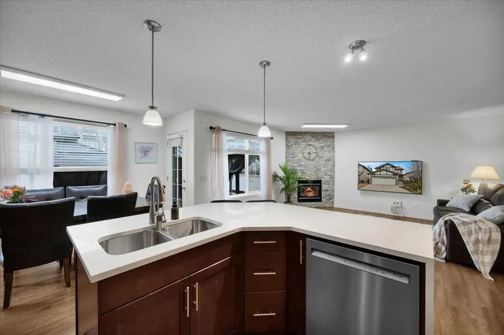 1009 Channelside Way SW Airdrie AB T4B 3H9