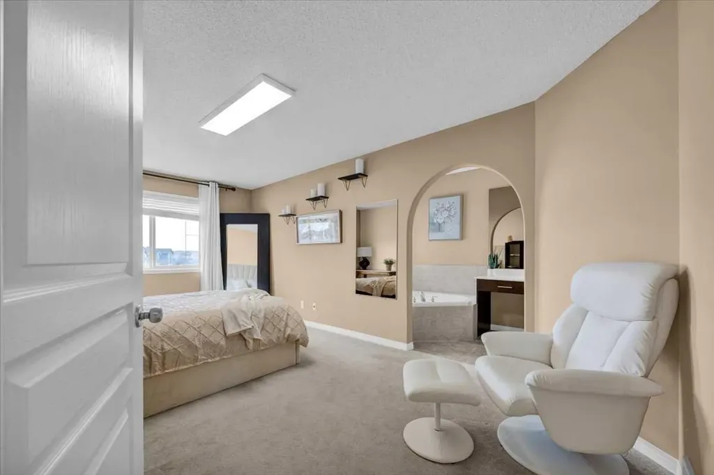 1009 Channelside Way SW Airdrie AB T4B 3H9