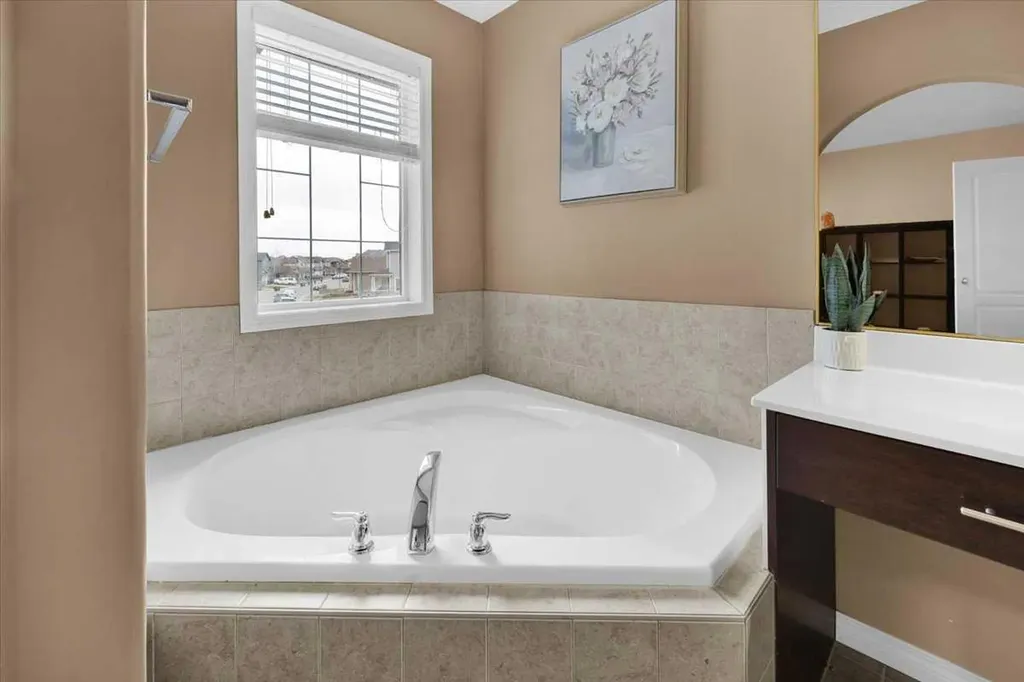 1009 Channelside Way SW Airdrie AB T4B 3H9