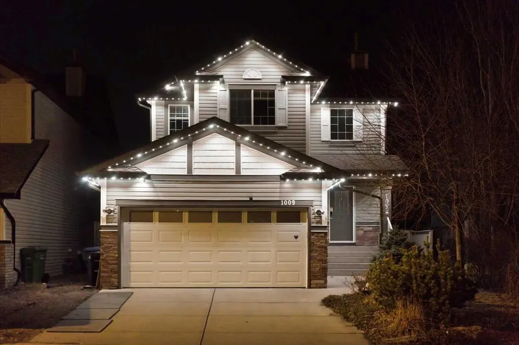 1009 Channelside Way SW Airdrie AB T4B 3H9