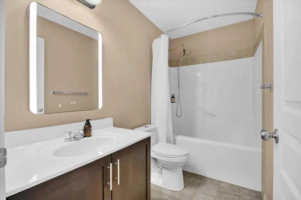 1009 Channelside Way SW Airdrie AB T4B 3H9
