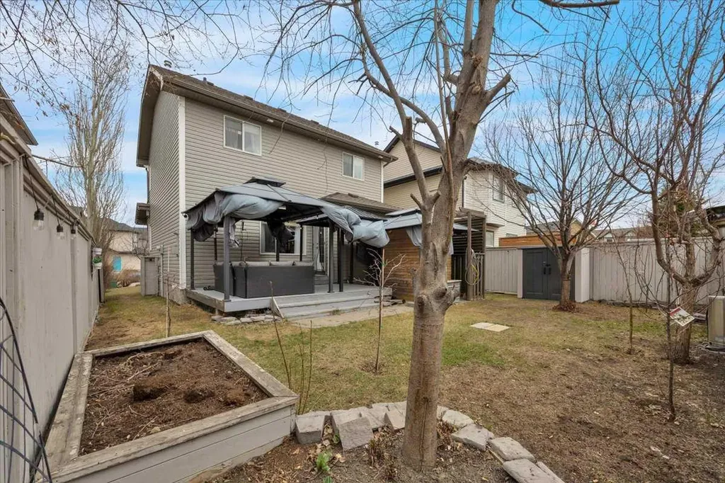 1009 Channelside Way SW Airdrie AB T4B 3H9