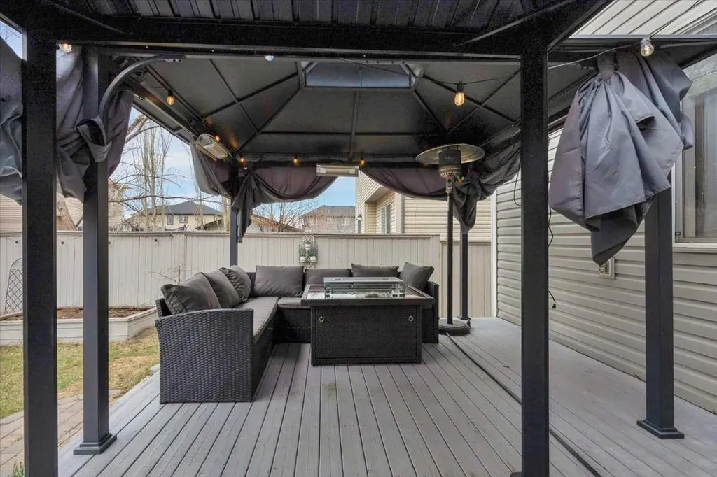 1009 Channelside Way SW Airdrie AB T4B 3H9