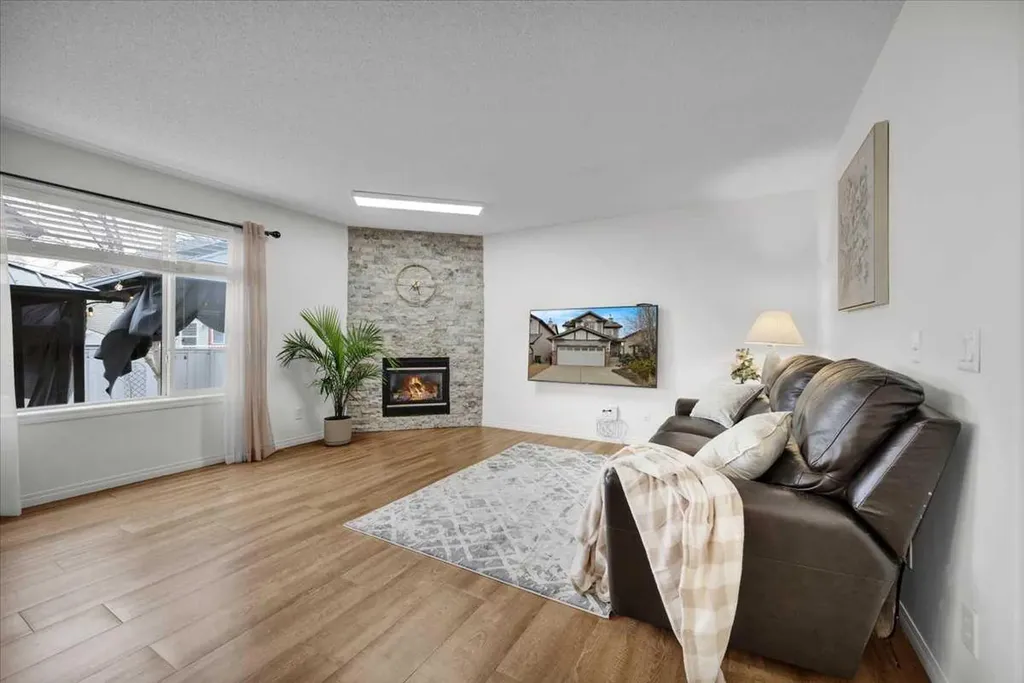 1009 Channelside Way SW Airdrie AB T4B 3H9