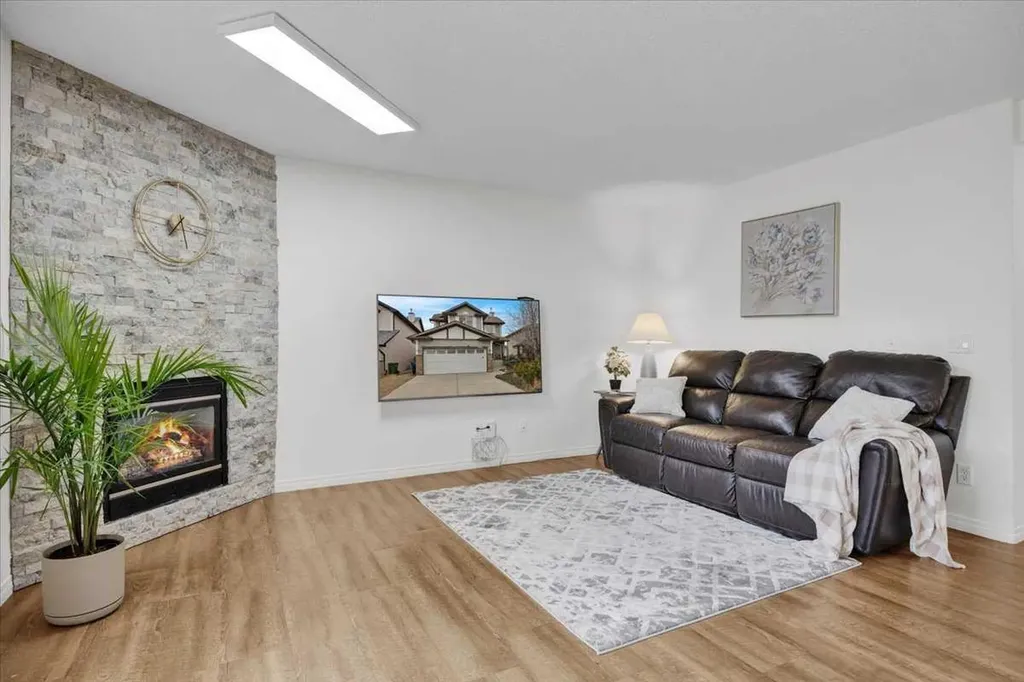 1009 Channelside Way SW Airdrie AB T4B 3H9