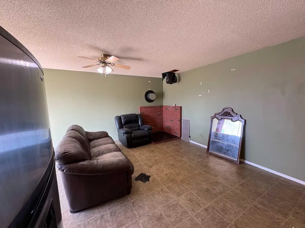 5816 60 Avenue Rocky Mountain House AB T4T 1K2