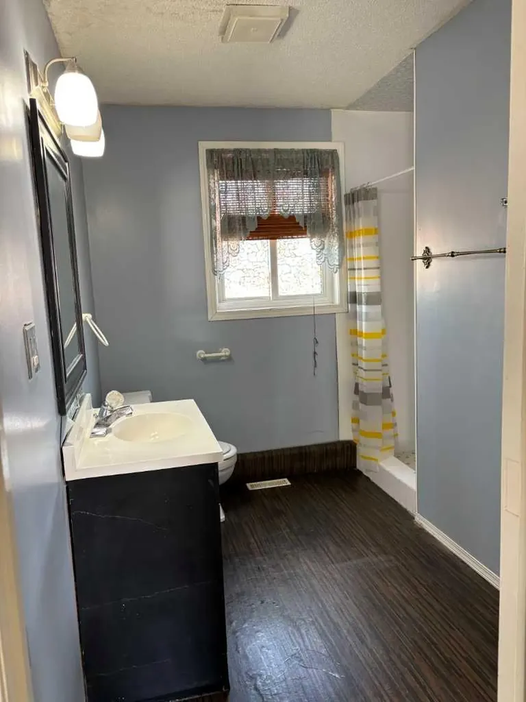 5816 60 Avenue Rocky Mountain House AB T4T 1K2