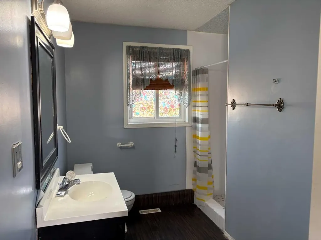 5816 60 Avenue Rocky Mountain House AB T4T 1K2