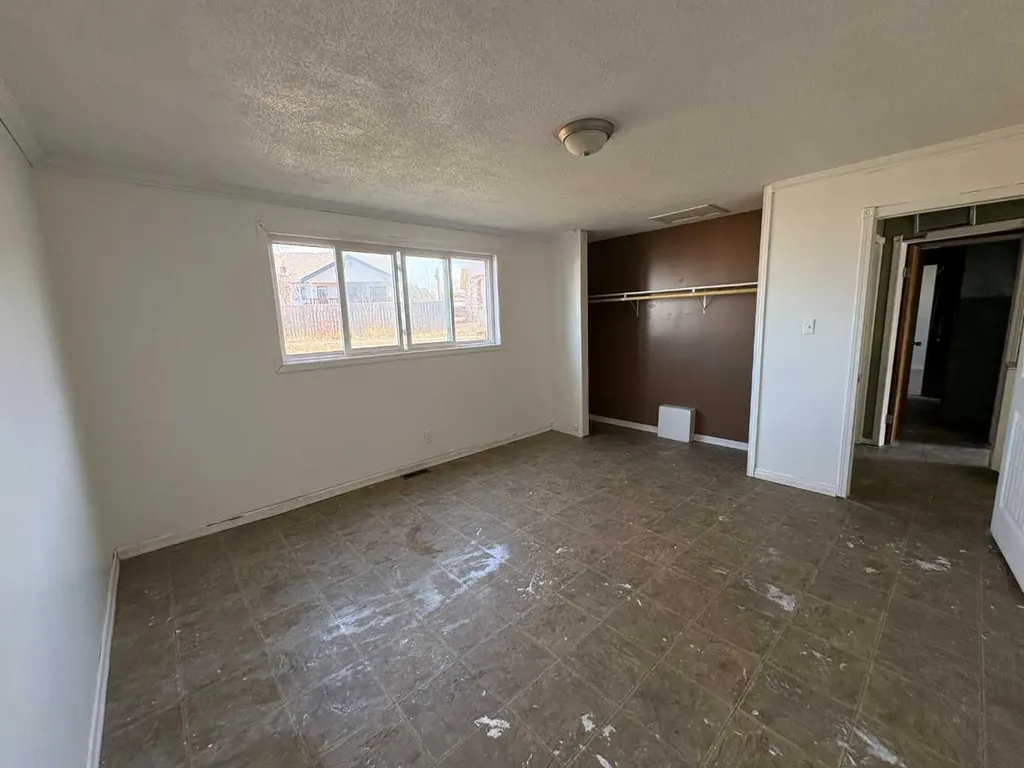 5816 60 Avenue Rocky Mountain House AB T4T 1K2
