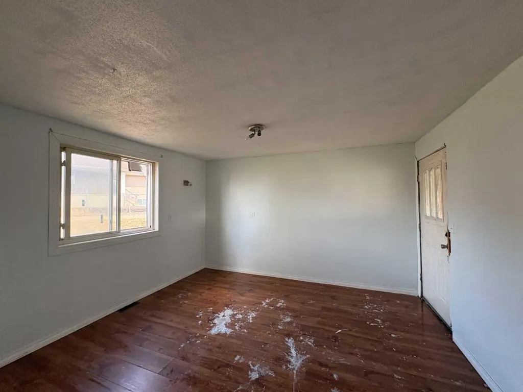 5816 60 Avenue Rocky Mountain House AB T4T 1K2