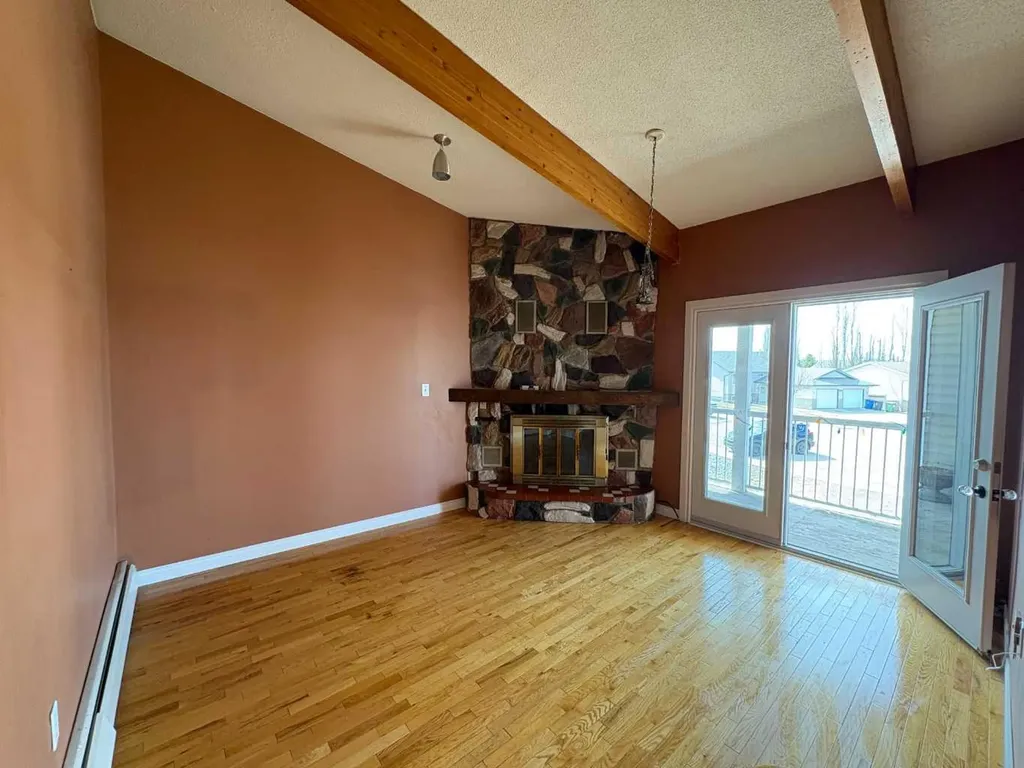 5816 60 Avenue Rocky Mountain House AB T4T 1K2