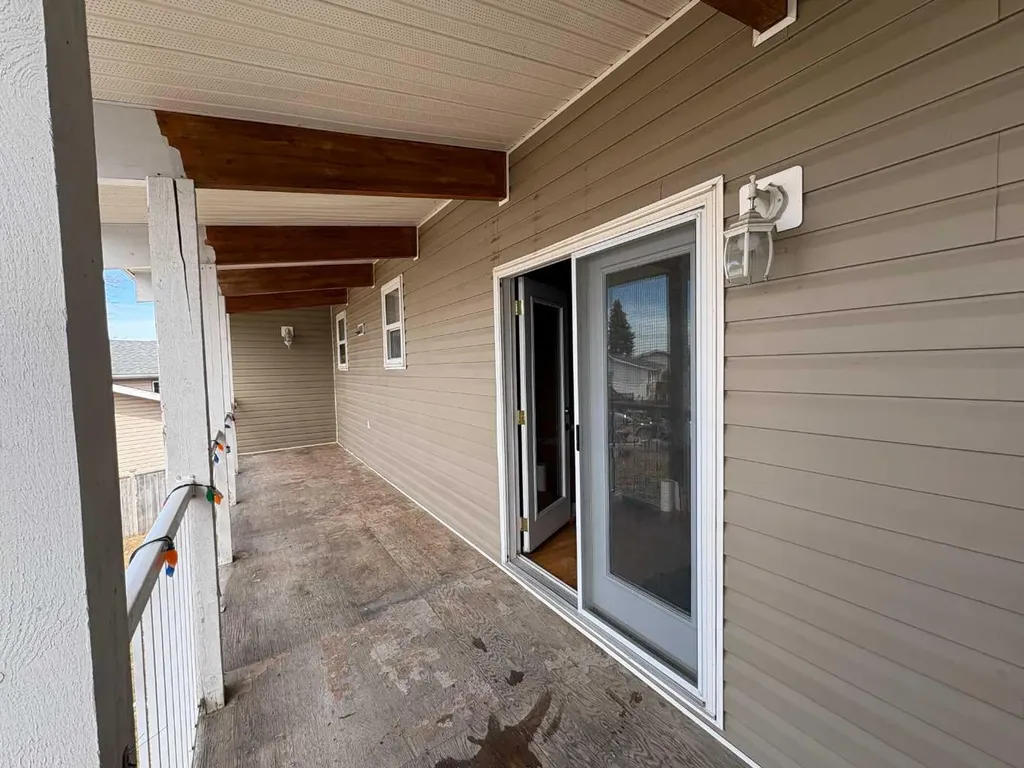 5816 60 Avenue Rocky Mountain House AB T4T 1K2