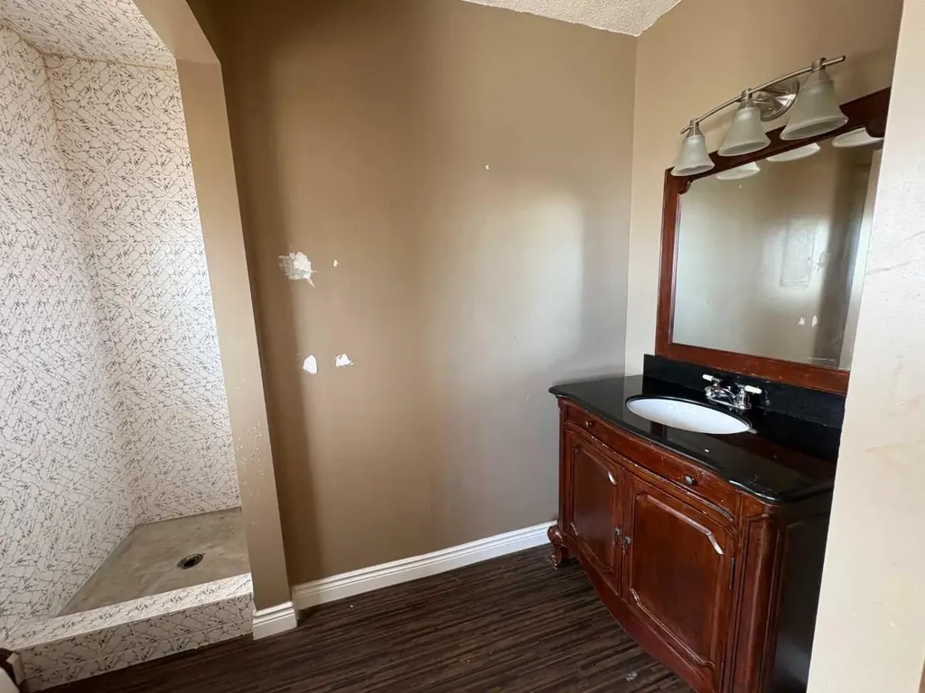 5816 60 Avenue Rocky Mountain House AB T4T 1K2