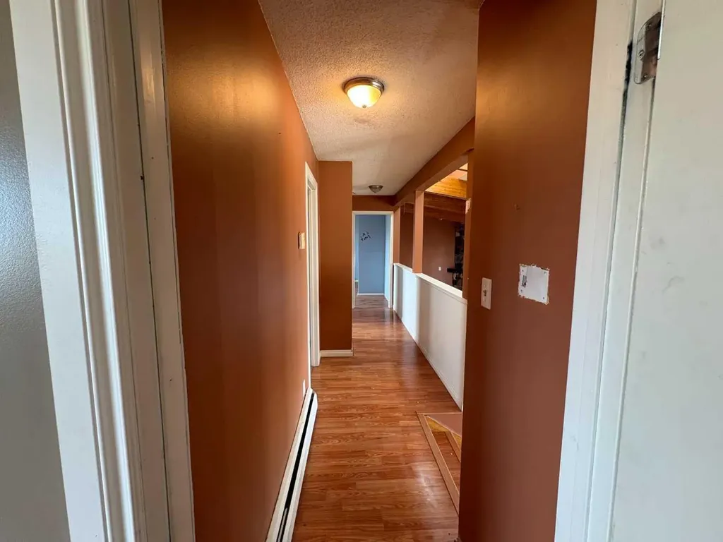 5816 60 Avenue Rocky Mountain House AB T4T 1K2