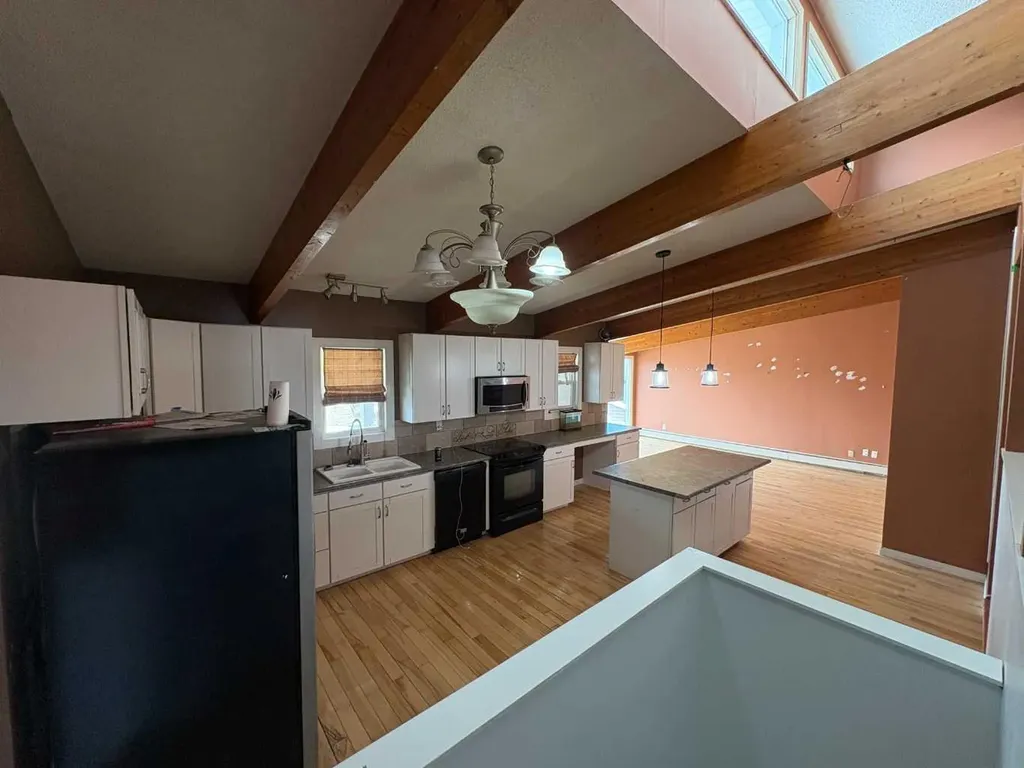 5816 60 Avenue Rocky Mountain House AB T4T 1K2