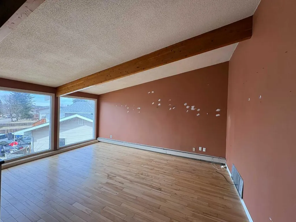 5816 60 Avenue Rocky Mountain House AB T4T 1K2
