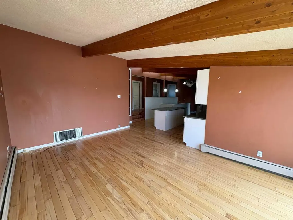5816 60 Avenue Rocky Mountain House AB T4T 1K2