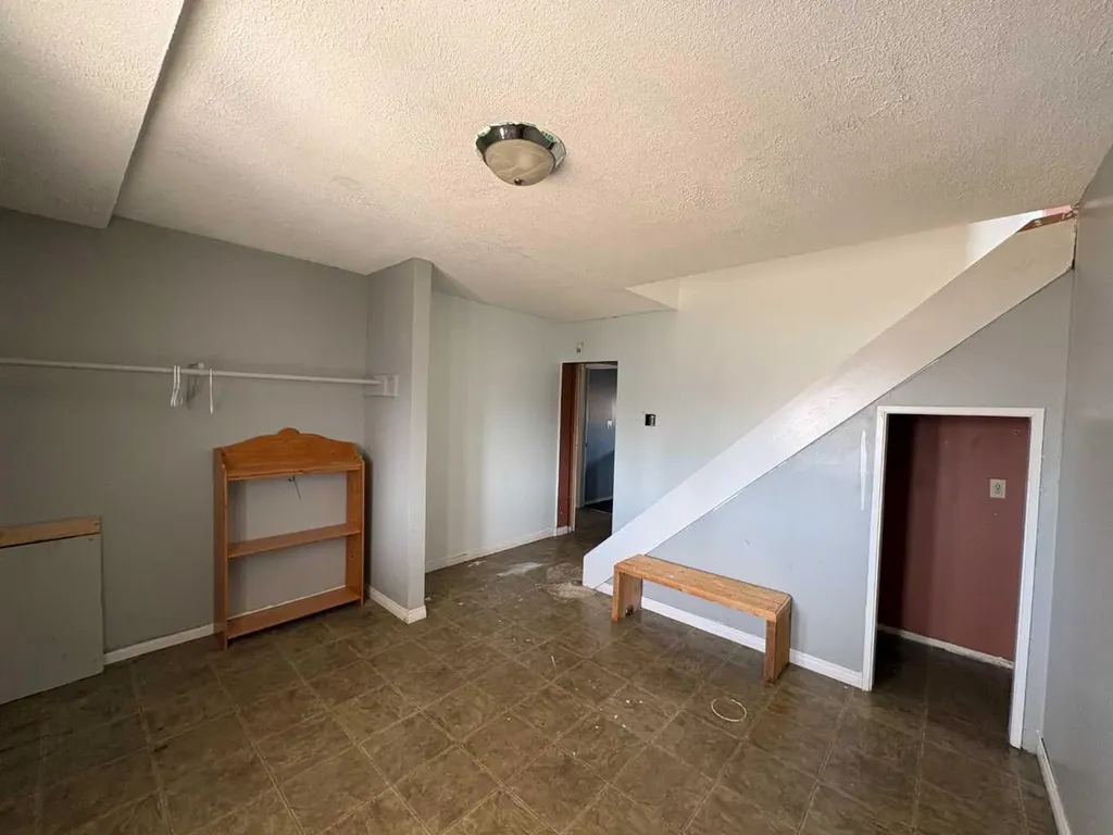 5816 60 Avenue Rocky Mountain House AB T4T 1K2
