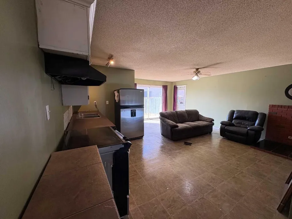 5816 60 Avenue Rocky Mountain House AB T4T 1K2