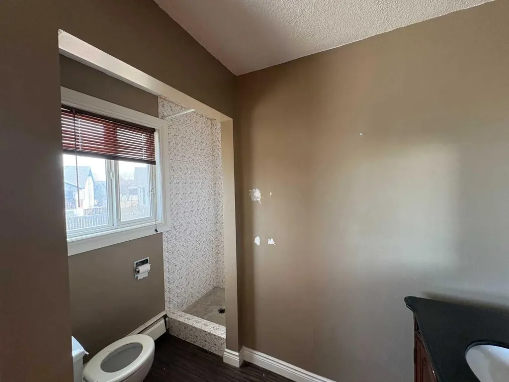 5816 60 Avenue Rocky Mountain House AB T4T 1K2