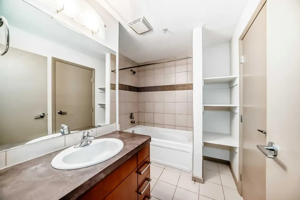 210 15 Avenue SE Calgary AB T2G 0B5