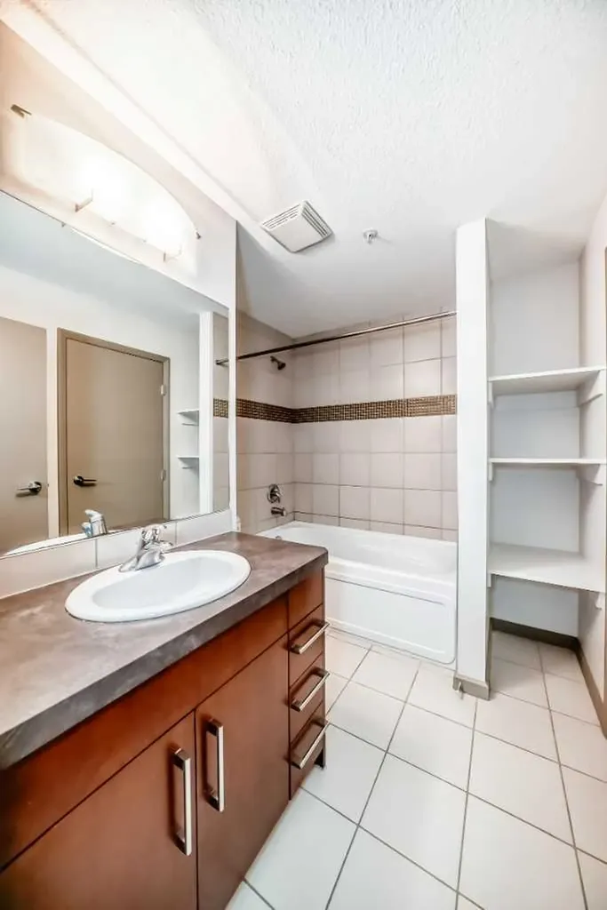 210 15 Avenue SE Calgary AB T2G 0B5