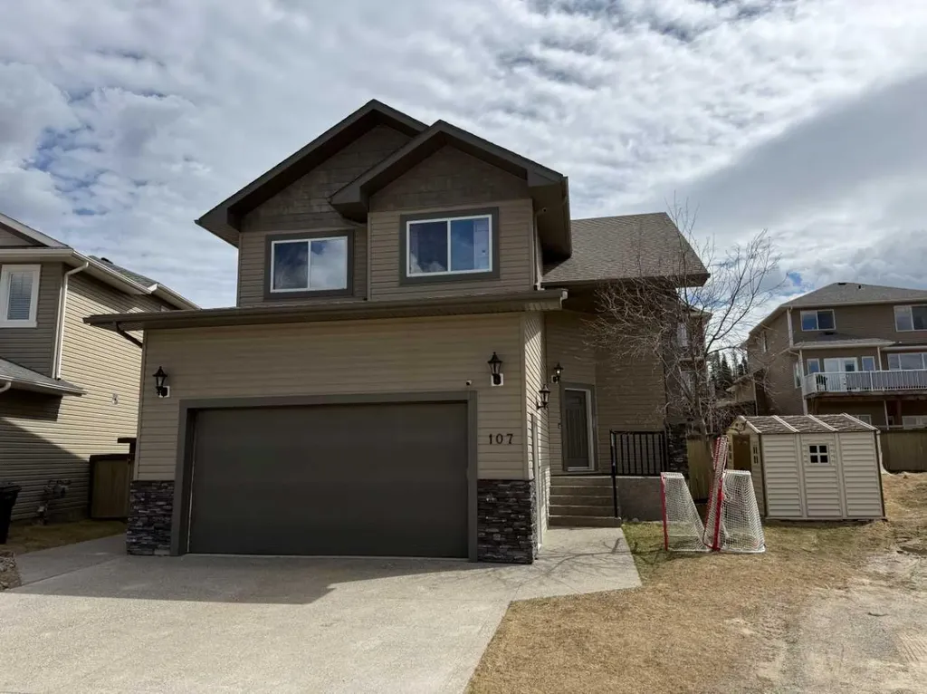 107 Wolf Willow Cove Hinton AB T7V 0B2
