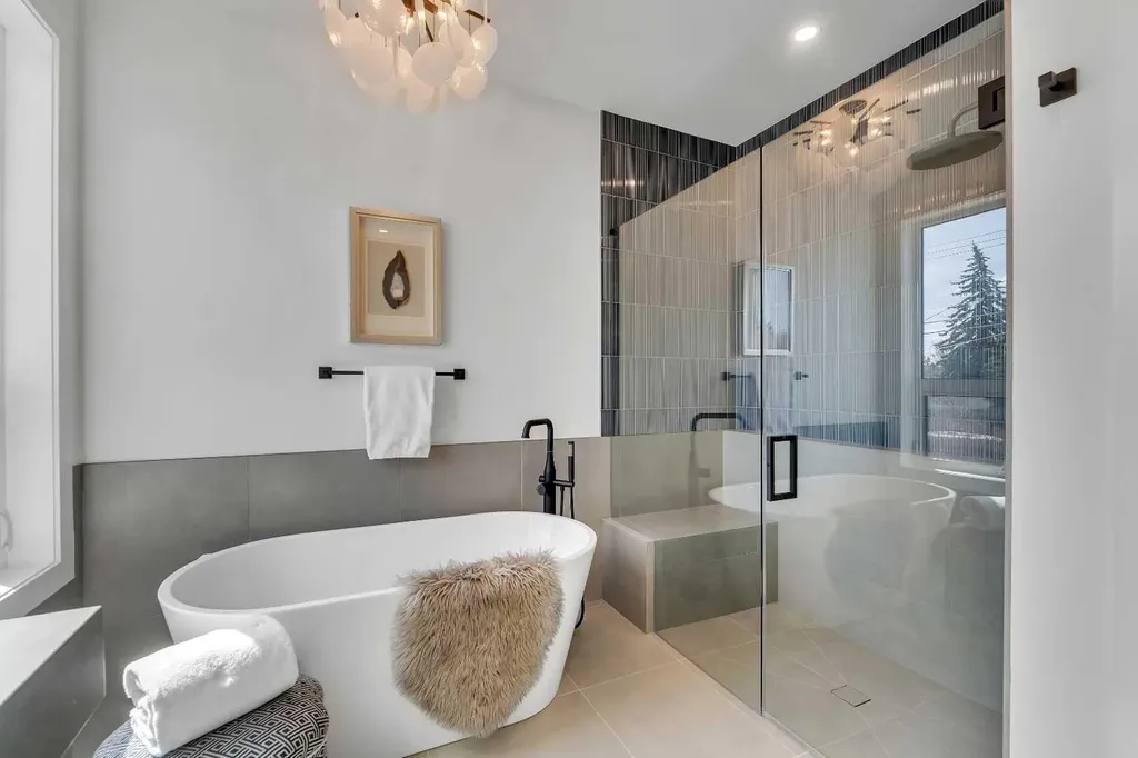3919 23 Avenue SW Calgary AB T3E 0J9