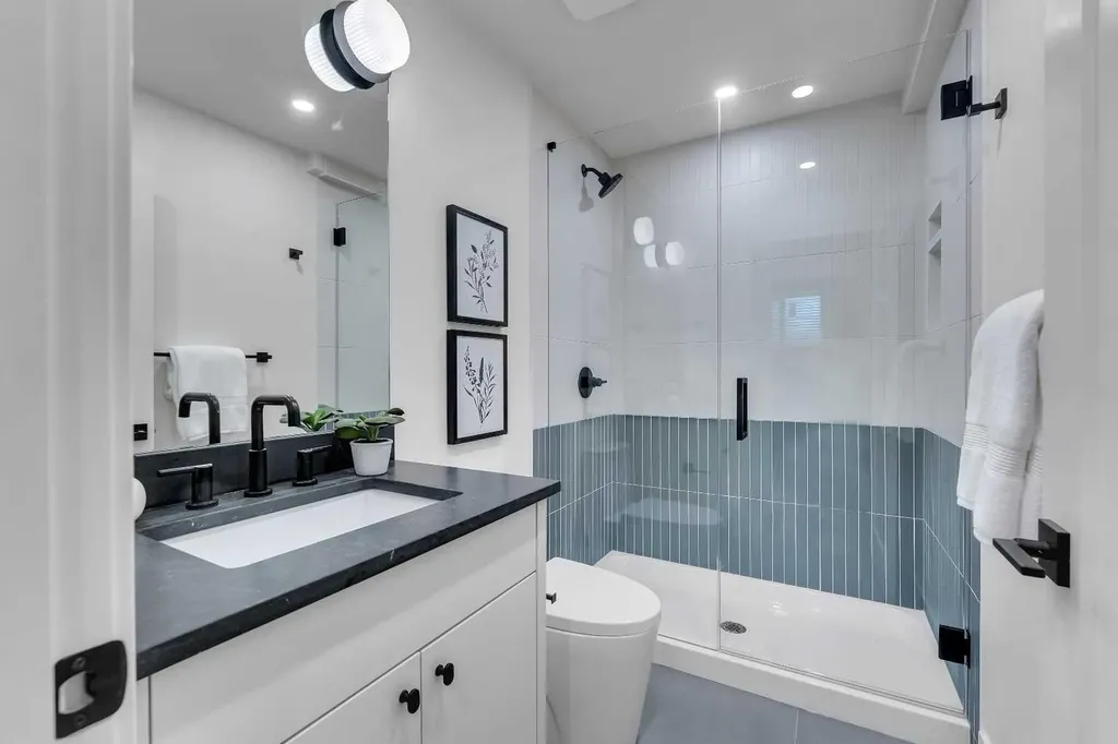 3919 23 Avenue SW Calgary AB T3E 0J9